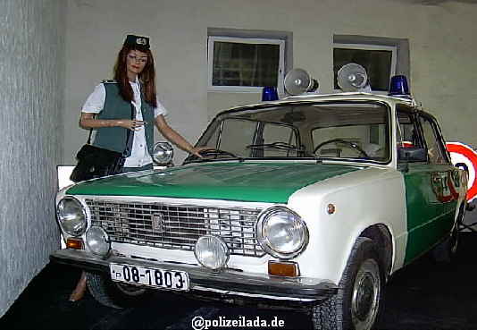 a_LadaPolizeimitDamesuper